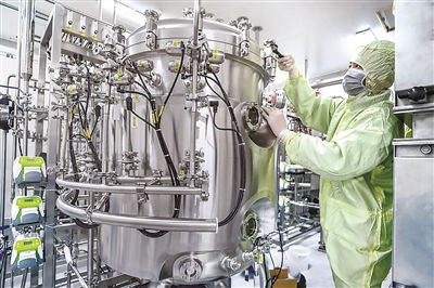 观察丨新冠疫苗研发的中国路径 从应急攻关到全球公共产品的创新实践